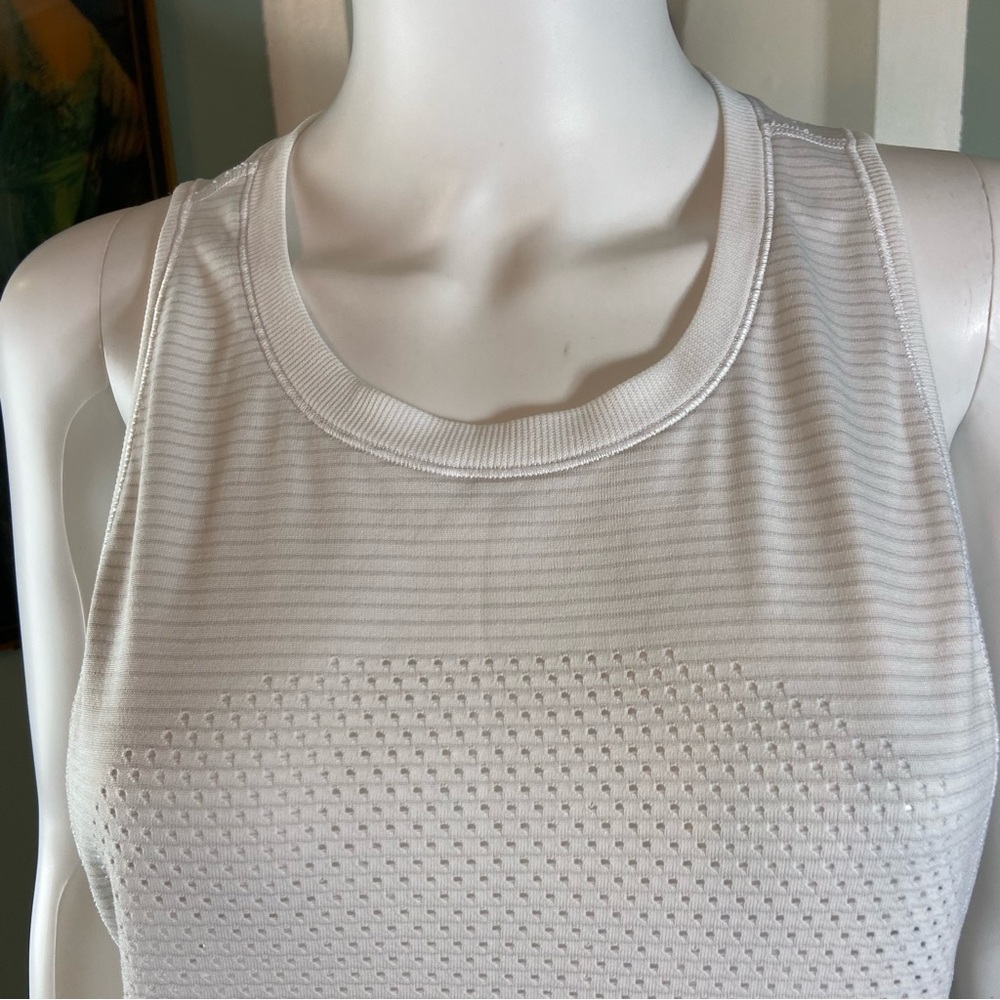 lululemon Breeze By Muscle Tank II White Mesh Athletic Tank XSmall/Small - Picture 6 of 11